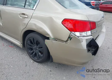 2010 Subaru Legacy 2.5I z USA, uszkodzony, nr VIN 4S3BMBA68A3220241